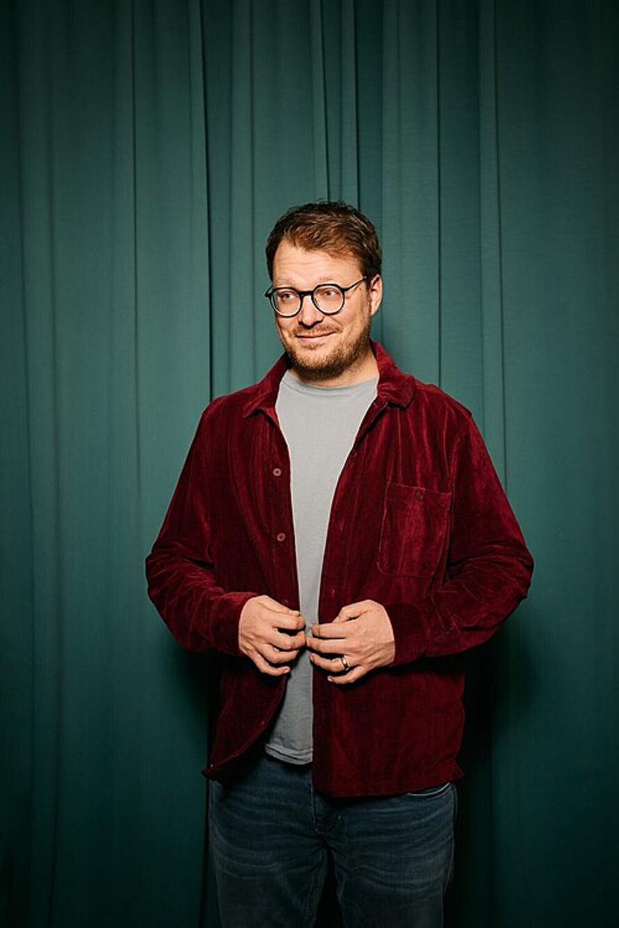 Maxi Gstettenbauer: KOMPLETT ABSURD